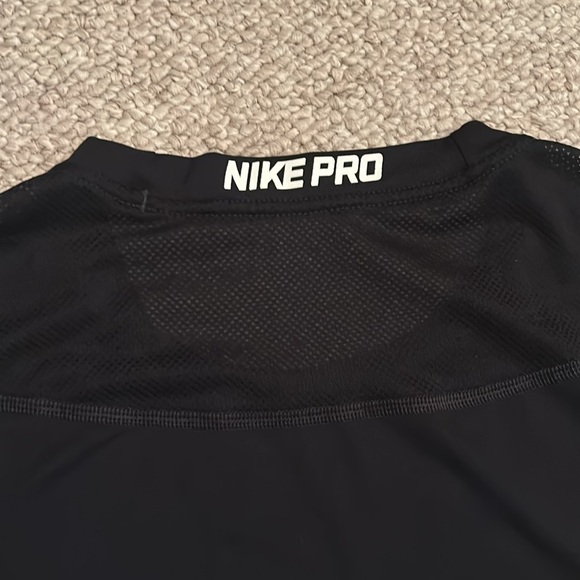 Great Condition Men’s Nike Pro Dri-Fit Fitted Sleeveless Tank Top (Black, Large) - Picture 8 of 13